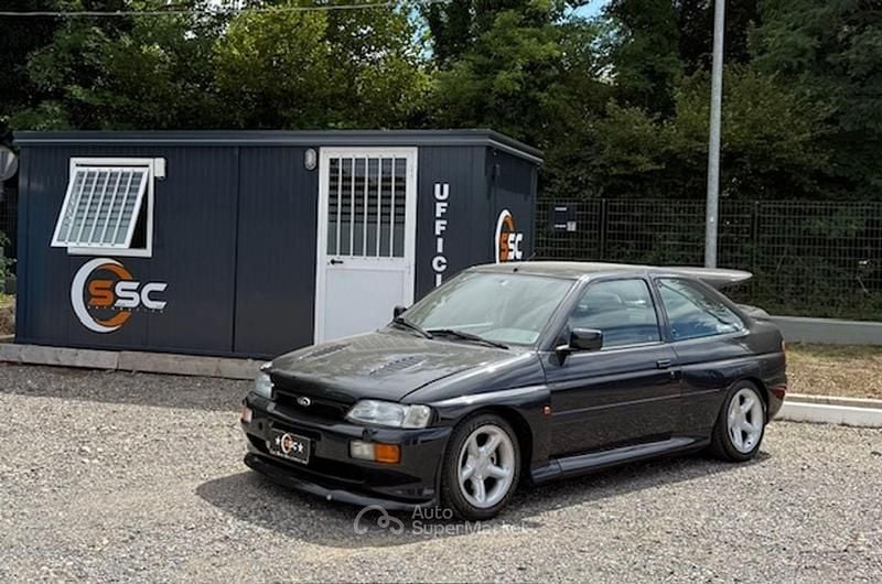 Usata Ford Escort RS 220 CV (161 kW) 1994 Gray Berlina