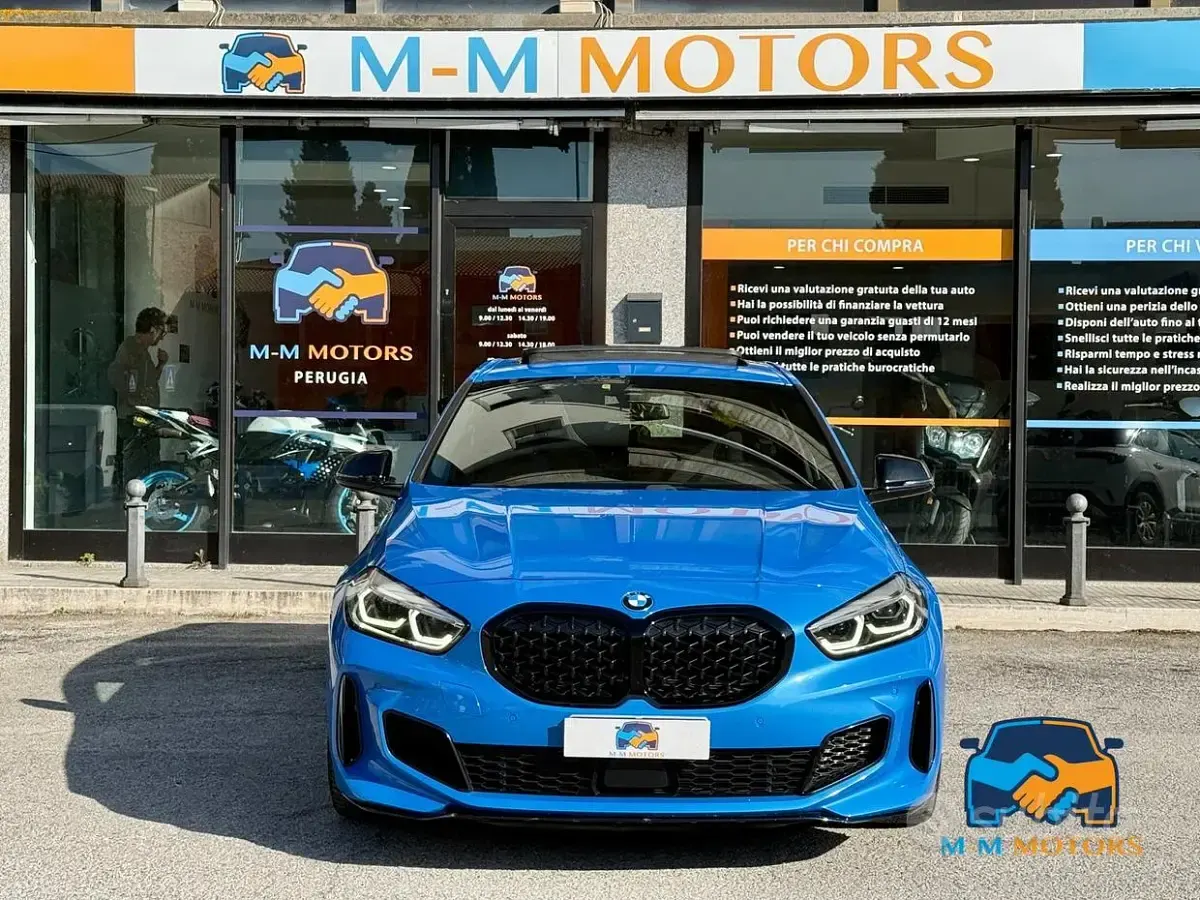 Begagnad BMW M135 Efficient Dynamics 306 HK (225 kW) 2022 Blå Halvkombi