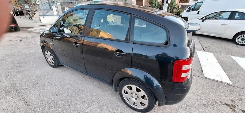 Usata Audi A2 75 CV (55 kW) 2004 Nero Utilitaria