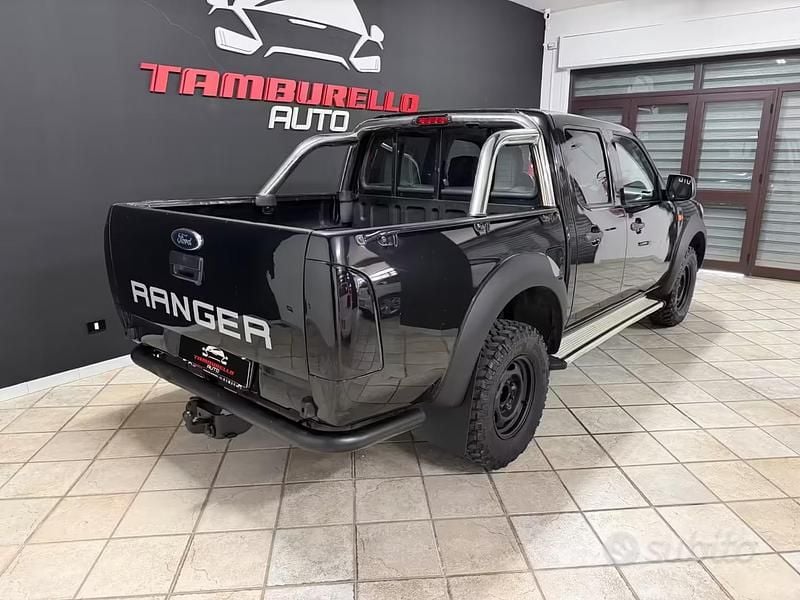 Usata Ford Ranger Limited 143 CV (105 kW) 2011 Nero Pick-up