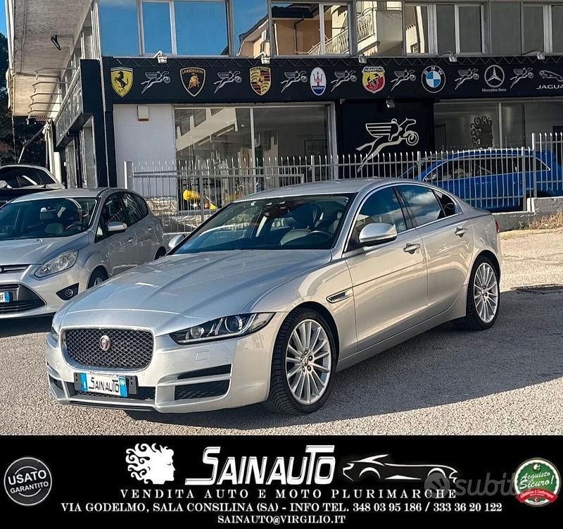 Usata Jaguar XE 180 CV (132 kW) 2018 Grigio Berlina