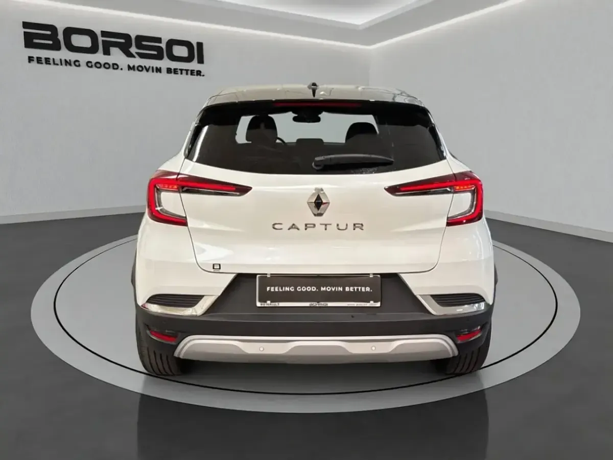 Usata Renault Captur Techno 101 CV (74 kW) 2023 Bic.bianco/tetto nero SUV