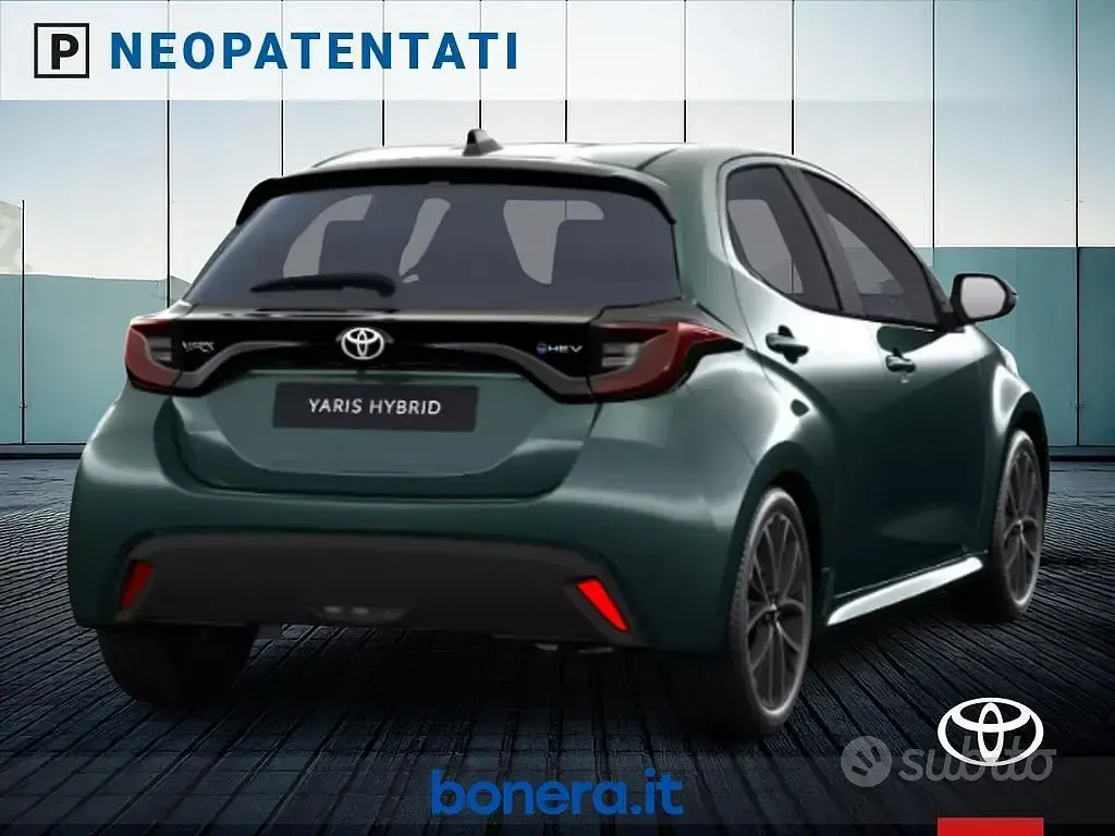 Nuova Toyota Yaris Hybrid 116 CV (85 kW) 2026 Forest green Berlina