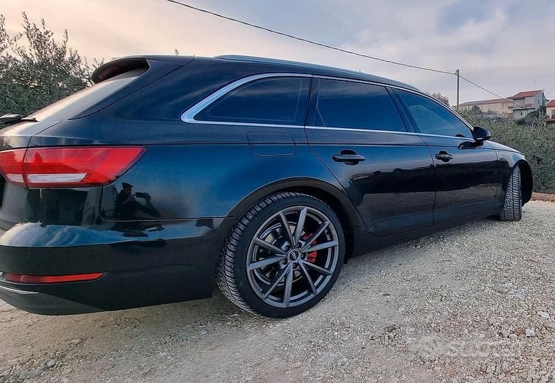 Usata Audi A4 Black Edition 190 CV (139 kW) 2016 Nero Station wagon