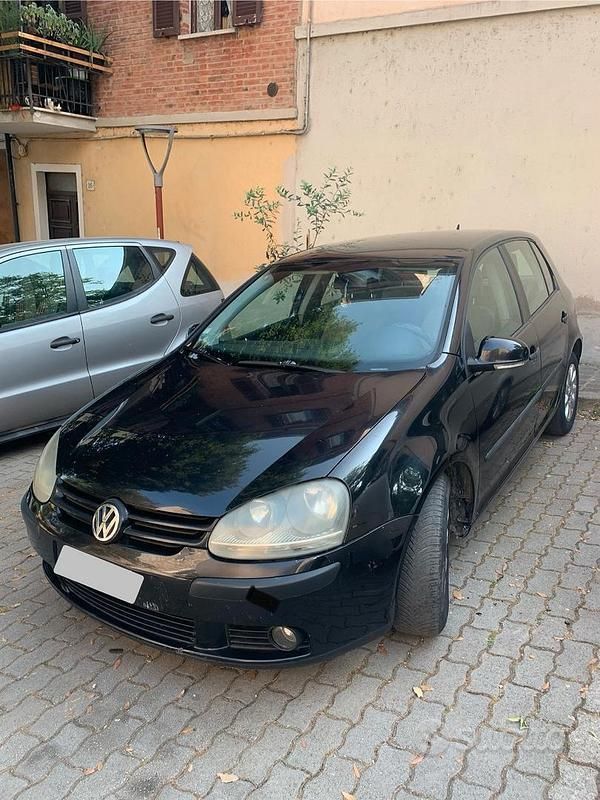 Nero Usata 2005 VW Golf V Tre volumi | 2200 € - Immagine 1/4