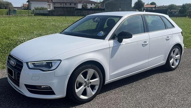 Usata Audi A3 Ambition 110 CV (80 kW) 2015 Berlina