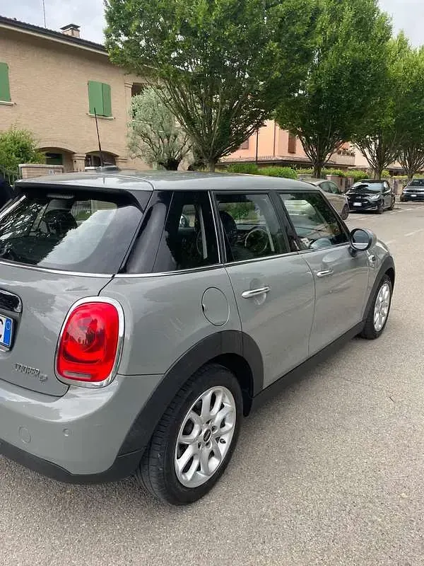 Usata Mini Cooper D Hype 116 CV (85 kW) 2017 Grigio Utilitaria