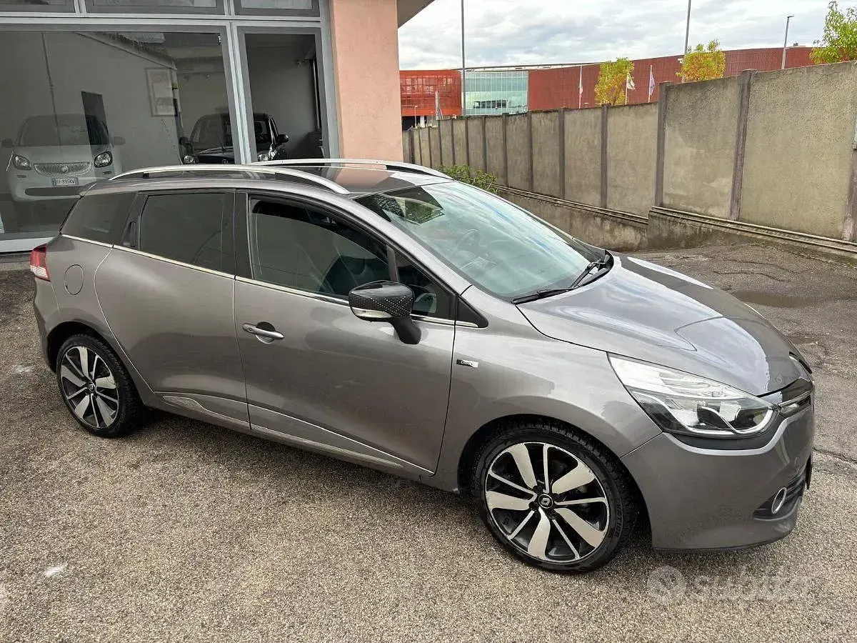Usata Renault Clio GrandTour 91 CV (66 kW) 2016 Grigio Station wagon