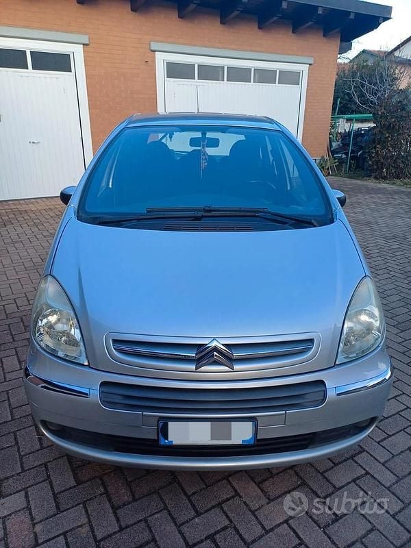 Usata Citroën Xsara Picasso 109 CV (80 kW) 2009 Grigio Monovolume