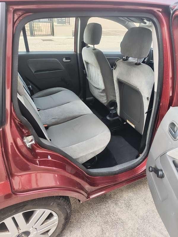 Usata Ford Fusion Zetec 101 CV (74 kW) 2003 Rosso Monovolume