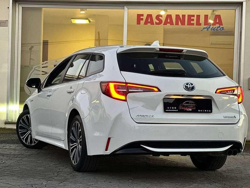 Usata Toyota Corolla Business Edition 152 CV (111 kW) 2020 Bianco Station wagon