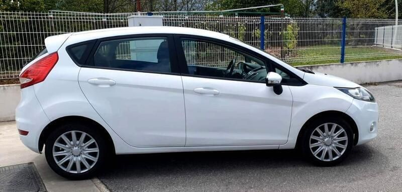Usata Ford Fiesta Zetec 70 CV (51 kW) 2005 Grigio Utilitaria