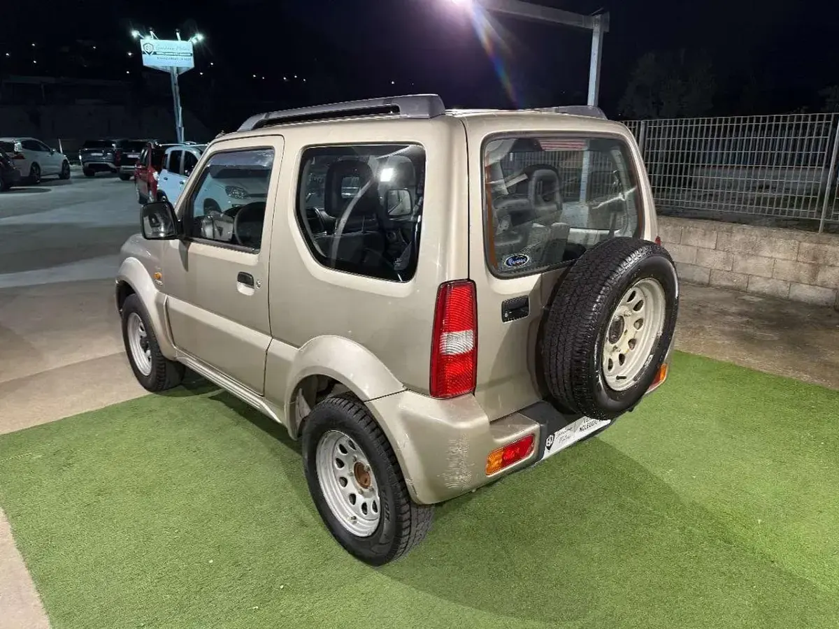 Usata Suzuki Jimny 65 CV (47 kW) 2004 Oro SUV