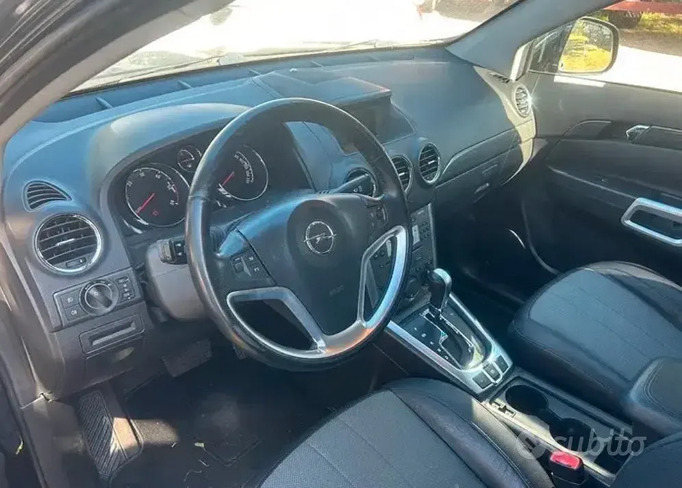 Usata Opel Antara 163 CV (119 kW) 2012 Nero SUV