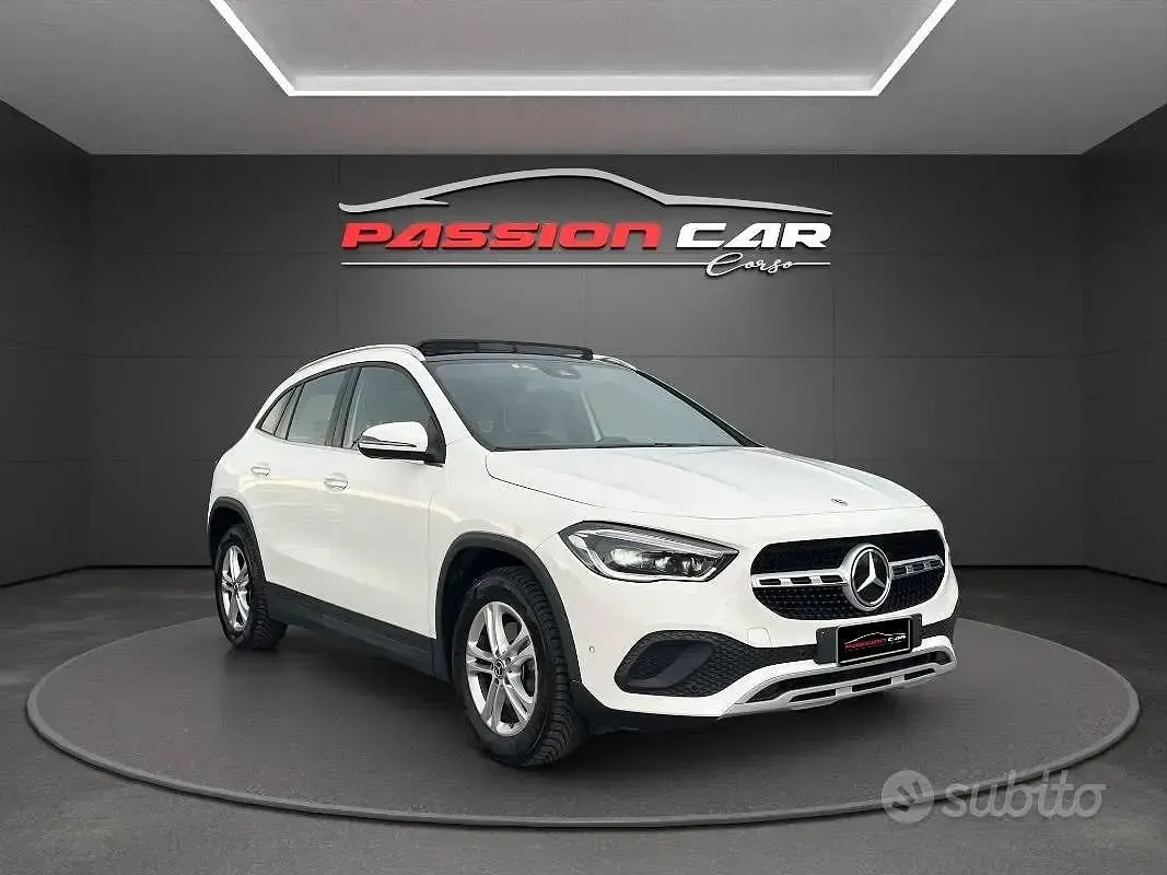 Usata Mercedes GLA200 150 CV (110 kW) 2023 Bianco SUV