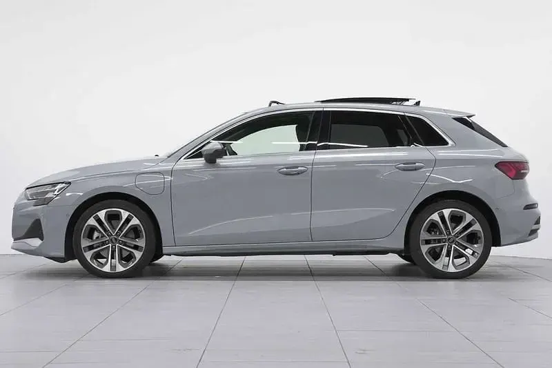 Usata Audi A3 Sportback Advanced 204 CV (150 kW) 2025 Grigio Utilitaria