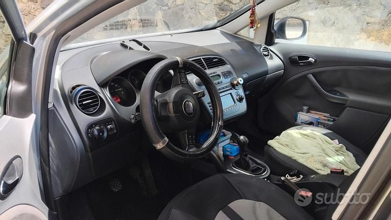 Usata Seat Altea 2008 Grigio Monovolume