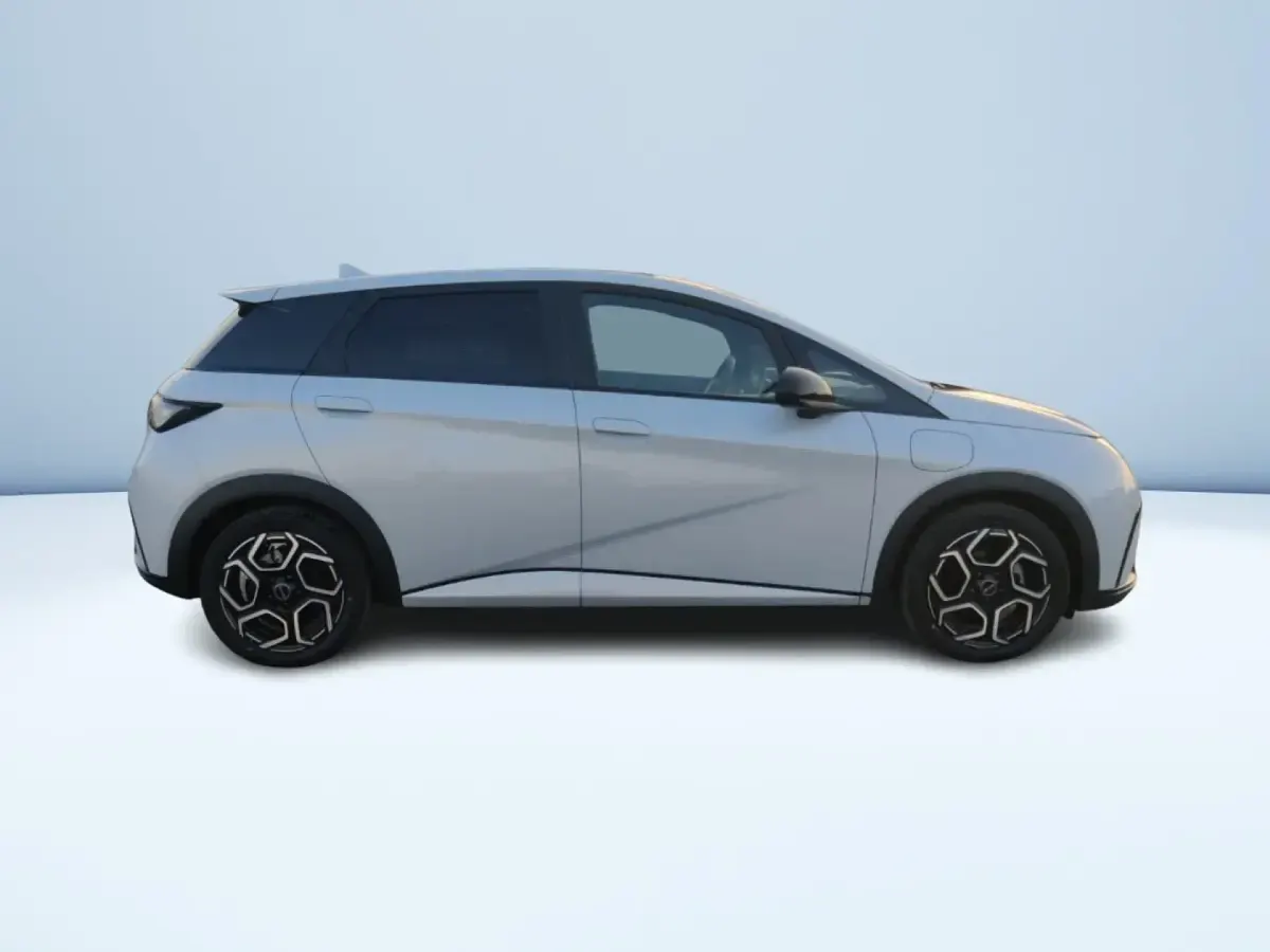 Nuova BYD Dolphin Design 150 kW (204 CV) 2026 Bianco pastello Utilitaria