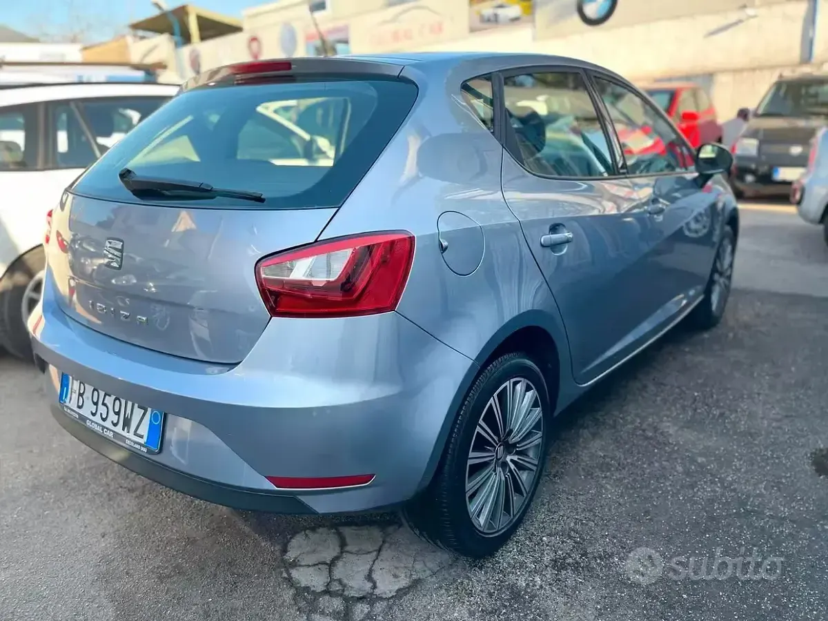 Usata Seat Ibiza CONNECT 95 CV (69 kW) 2016 Grigio Berlina