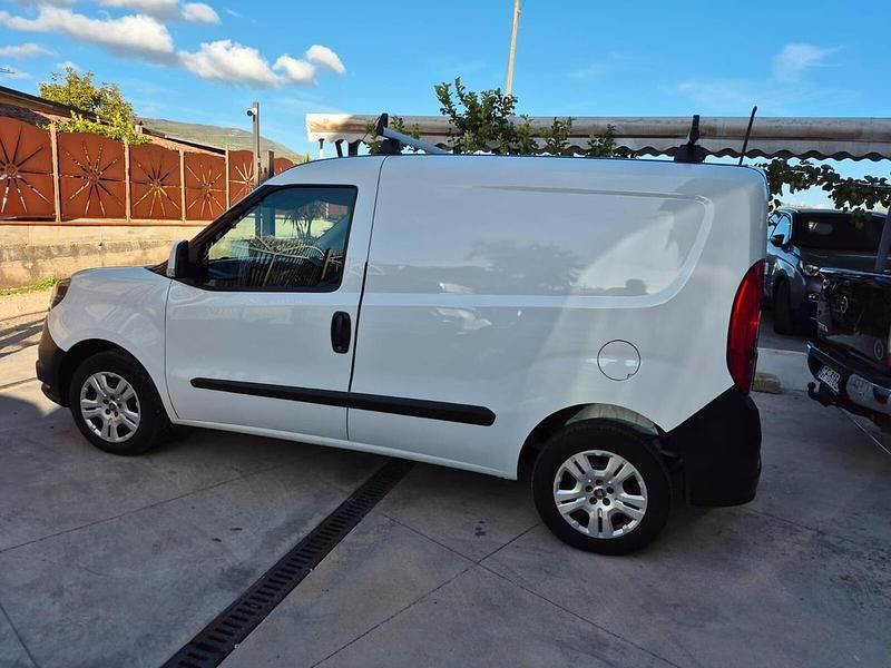 Bianco Usata 2020 Fiat Doblò Easy Monovolume | 8599 € (Buon prezzo) - Immagine 1/4