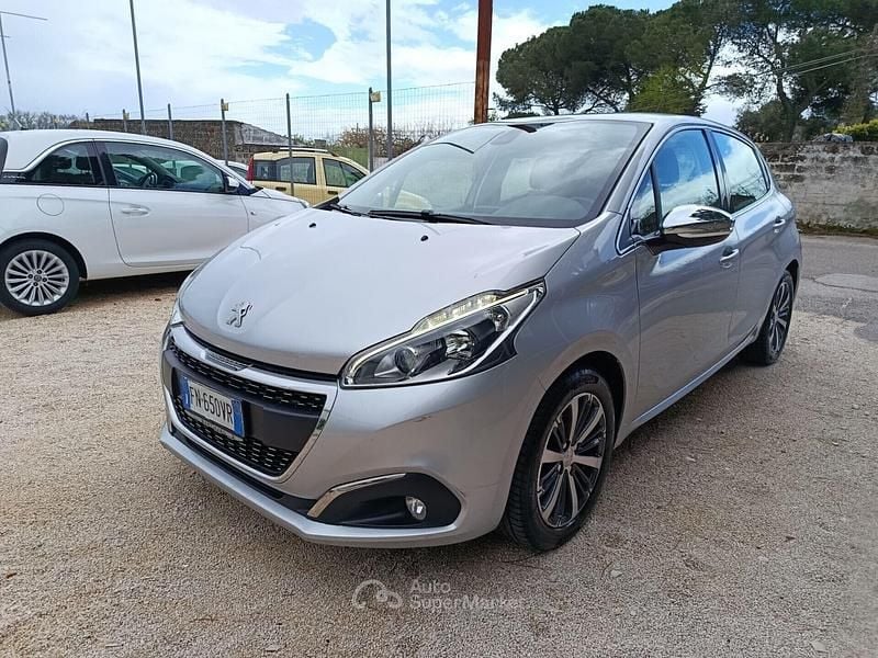 Usata Peugeot 208 Allure 75 CV (55 kW) 2018 Argento Utilitaria