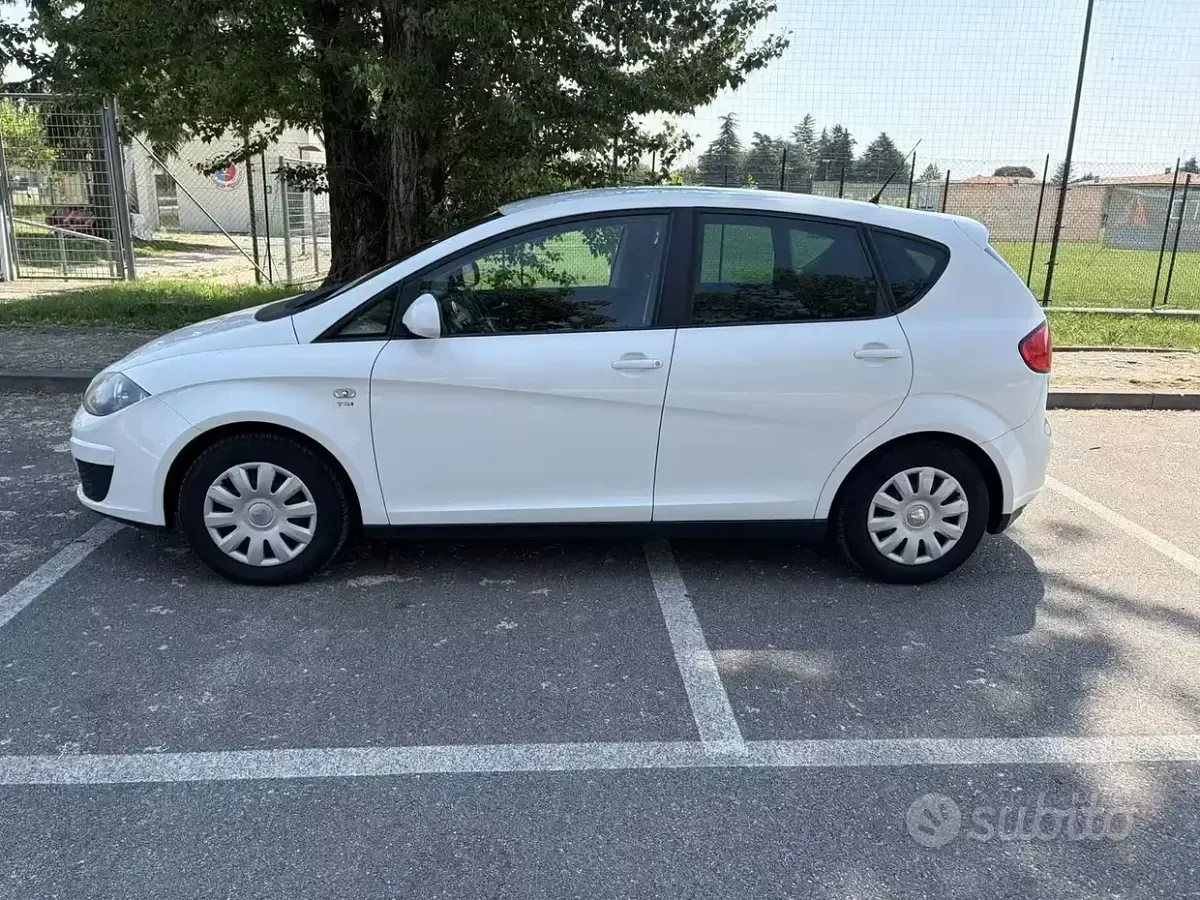 Usata Seat Altea 105 CV (77 kW) 2011 Bianco Monovolume