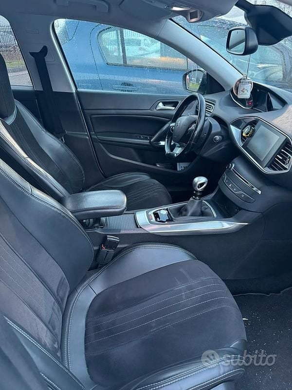 Usata Peugeot 308 120 CV (88 kW) 2016 Bianco Utilitaria