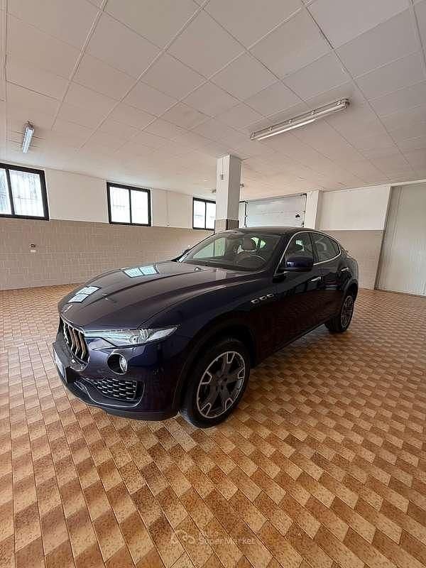 Usata Maserati Levante 250 CV (183 kW) 2016 Blu/azzurro SUV
