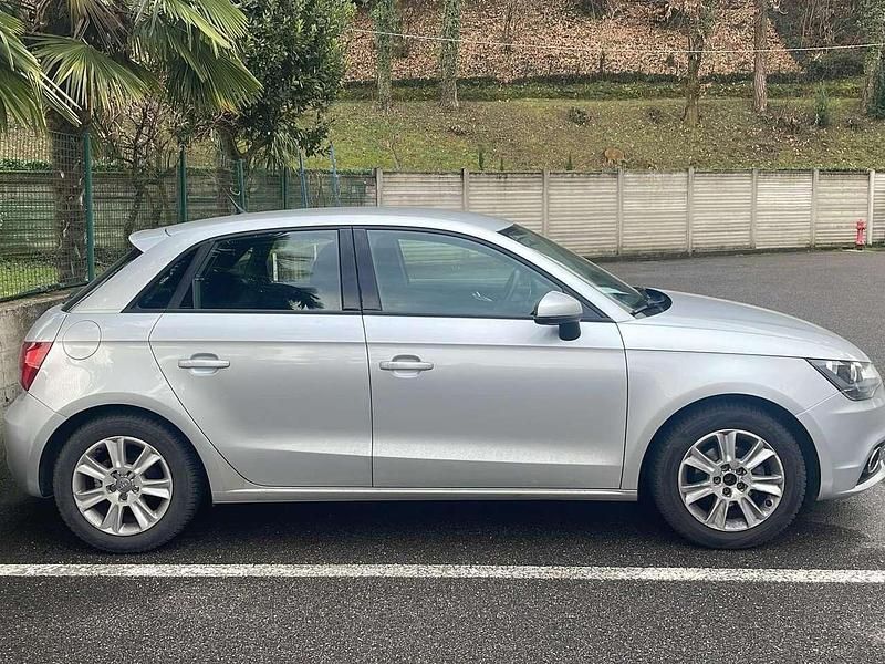 Usata Audi A1 Sportback Attraction 86 CV (63 kW) 2013 Argento Utilitaria