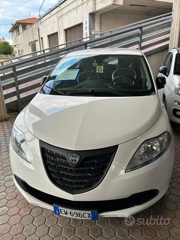 Usata Lancia Ypsilon 54 CV (39 kW) 2014 Utilitaria