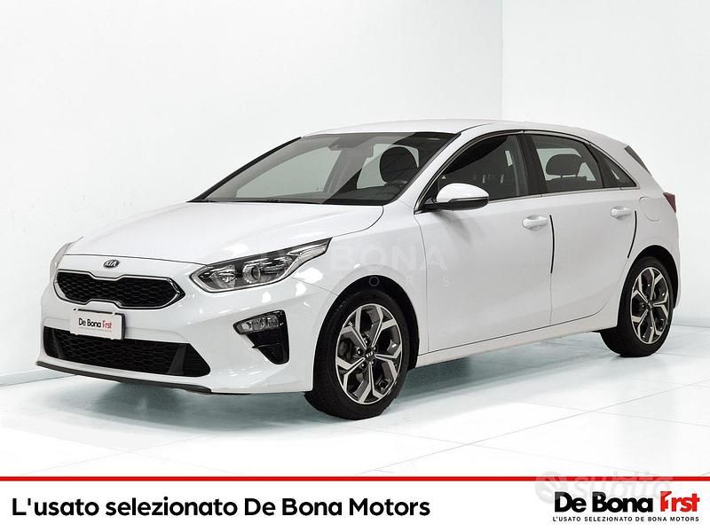 Bianco Usata 2022 Kia Ceed Style Due volumi | 16.490 € - Immagine 1/4