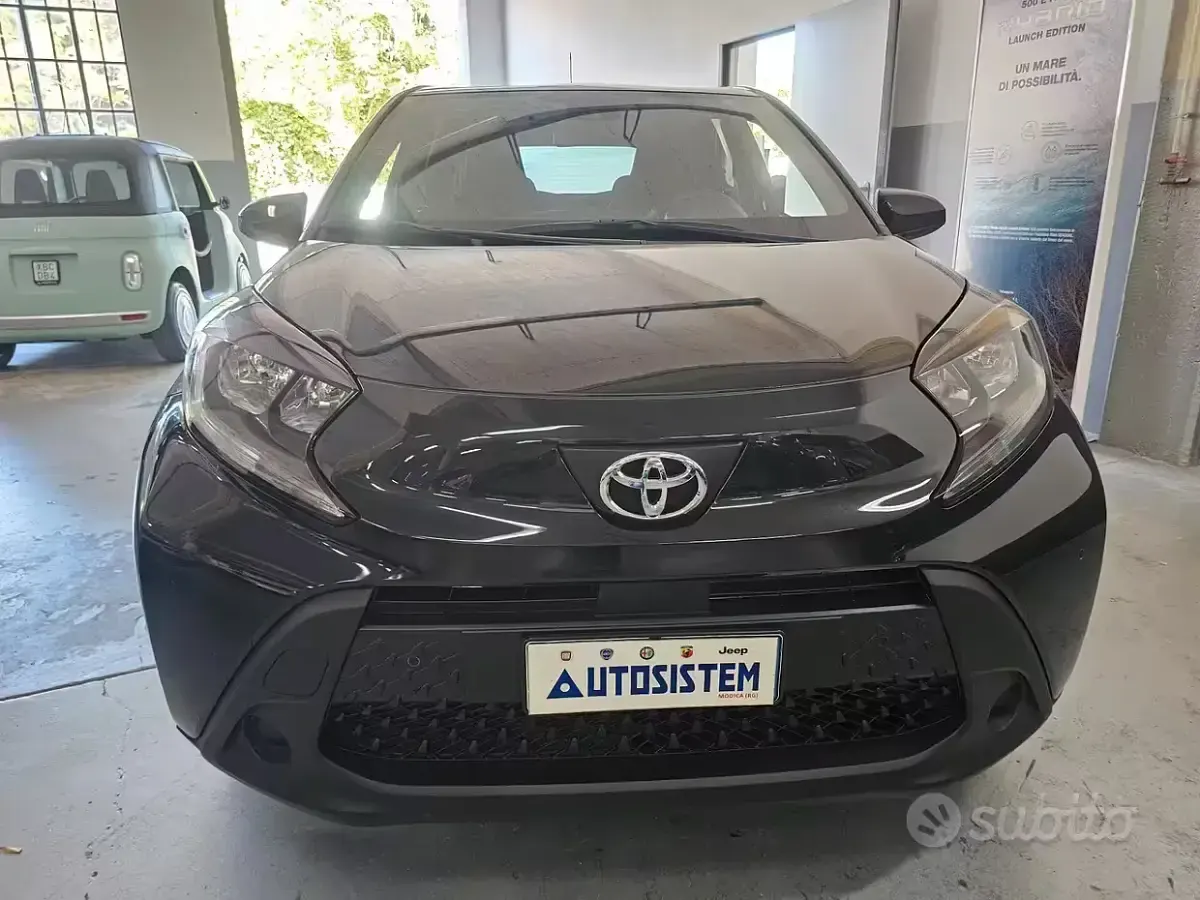 Usata Toyota Aygo X Lounge 72 CV (52 kW) 2025 Nero SUV