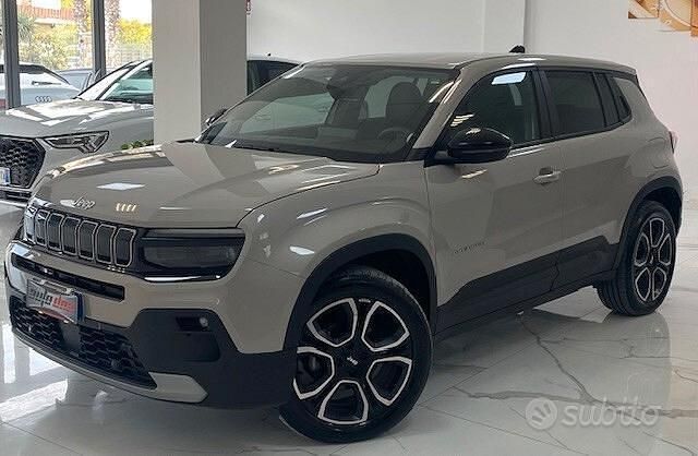 Usata Jeep Avenger Summit 101 CV (74 kW) 2025 Grigio SUV