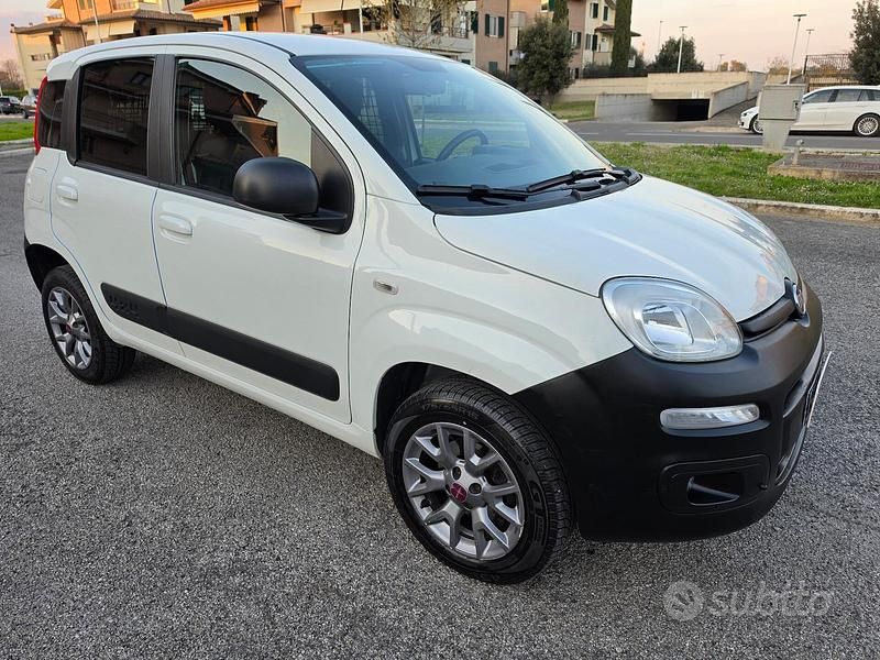 Usata Fiat Panda 4x4 S 80 CV (58 kW) 2016 Bianco Utilitaria