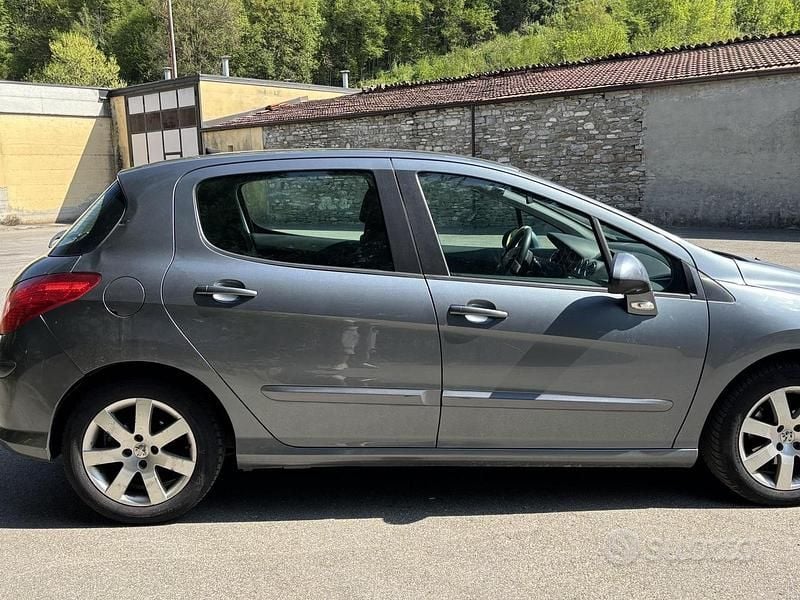 Usata Peugeot 308 Comfort 90 CV (66 kW) 2008 Grigio Berlina