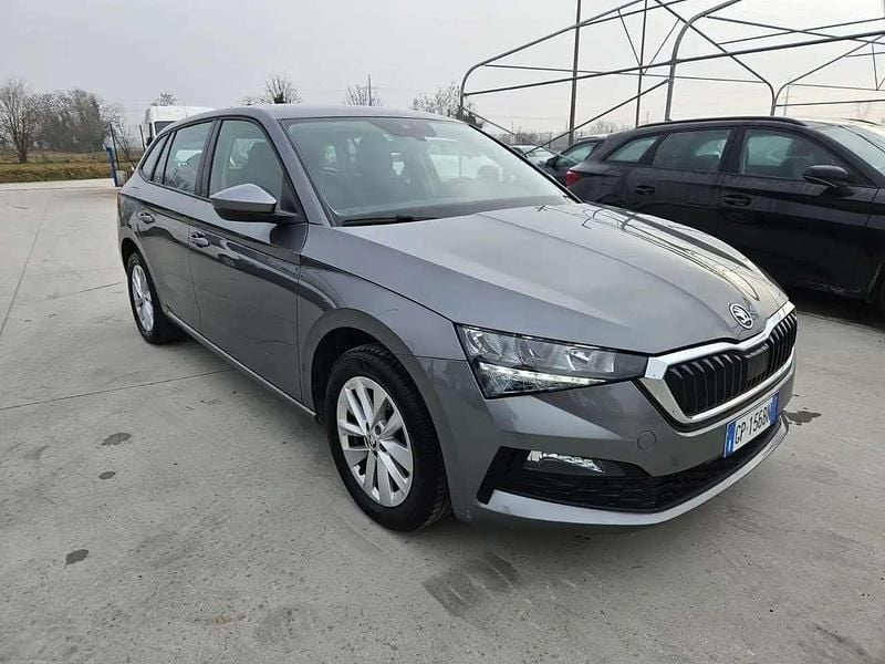 Usata Skoda Scala Ambition 95 CV (69 kW) 2023 Argento Utilitaria