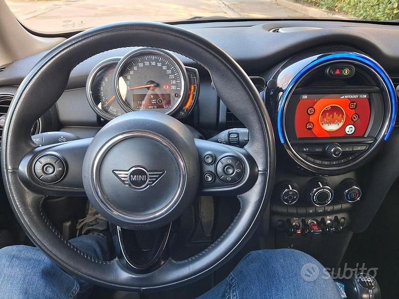 Usata Mini ONE 75 CV (55 kW) 2019 Grigio Utilitaria