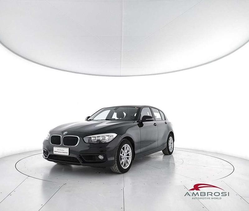 Nero Usata 2019 BMW 118 Comfort Edition Due volumi | 17.151 € - Immagine 1/4