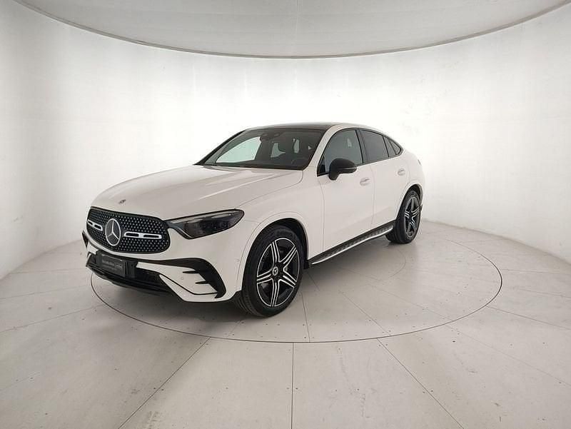 Bianco Usata 2023 Mercedes GLC220 AMG Line Premium Plus Coupé | 62.500 € (Molto cara) - Immagine 1/4