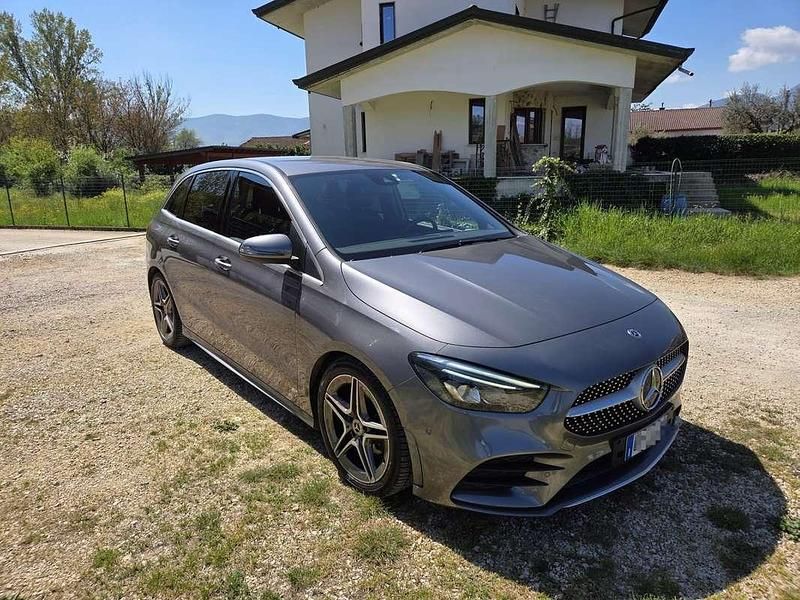 Usata Mercedes B180 Premium 116 CV (85 kW) 2020 Grigio Monovolume