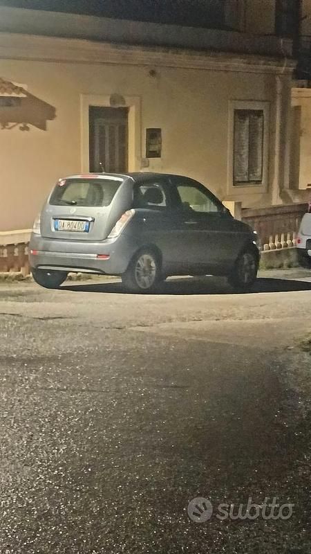 Usata Lancia Ypsilon 70 CV (51 kW) 2006 Grigio Utilitaria