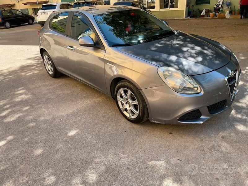 Usato 2011 Alfa Romeo Giulietta 1.6 Diesel 105 CV (4.300 €)