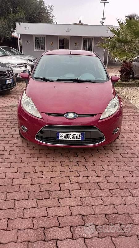 Usata Ford Fiesta 68 CV (50 kW) 2009 Bordeaux Utilitaria