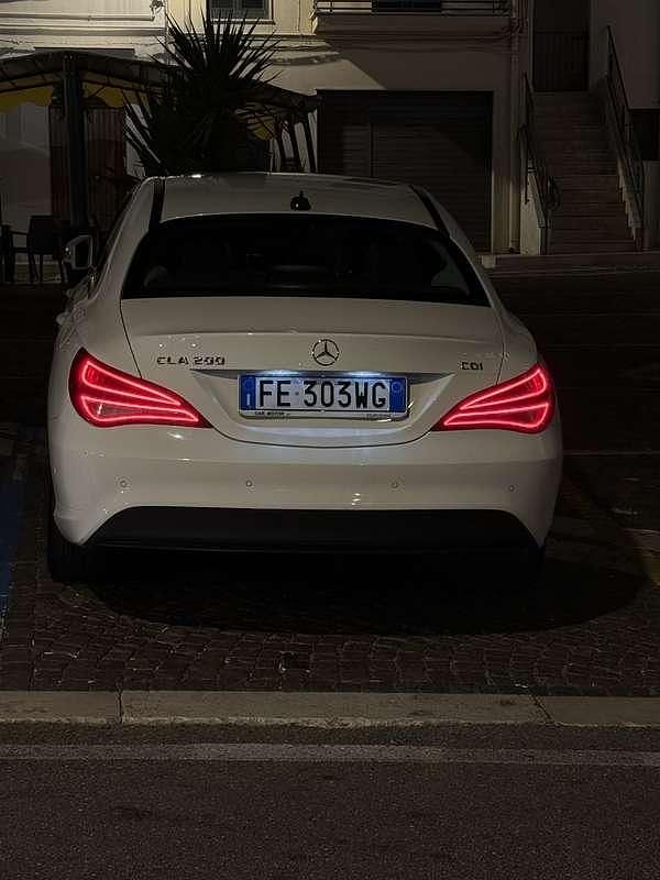 Usata Mercedes CLA200 Business 136 CV (100 kW) 2016 Berlina
