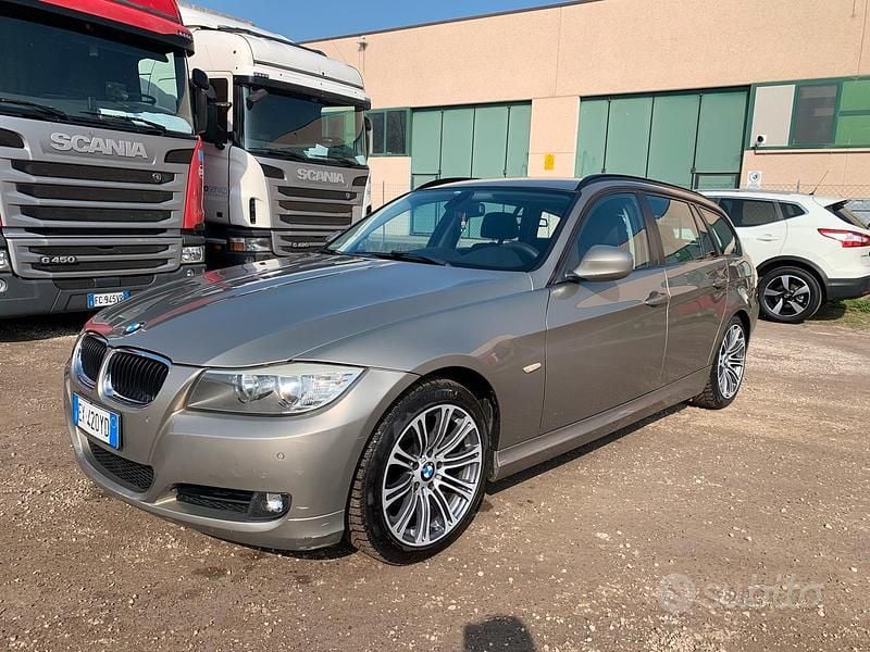 Usata BMW 318 143 CV (105 kW) 2010 Giallo Station wagon