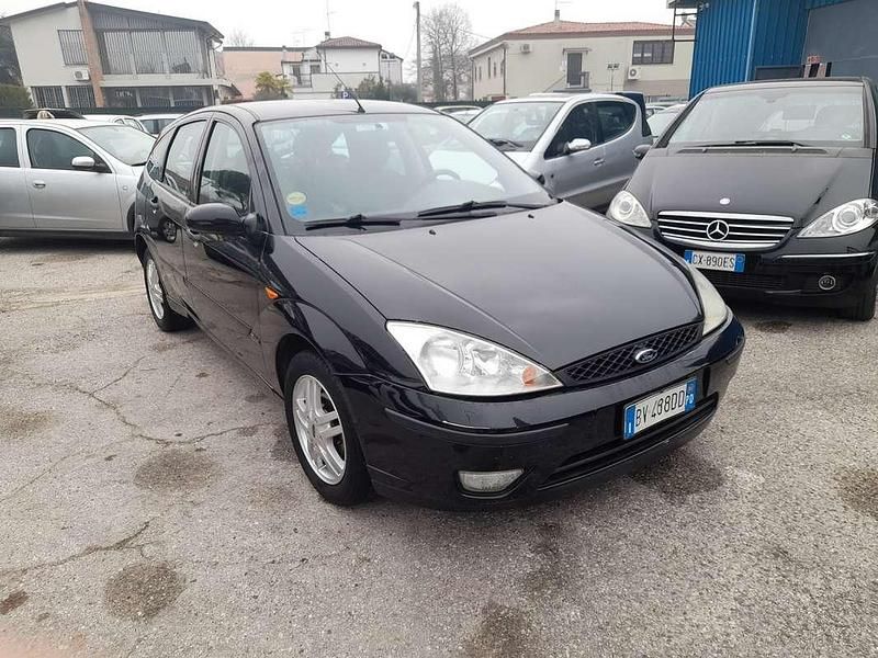 Usata Ford Focus Ambiente 75 CV (55 kW) 2001 Berlina