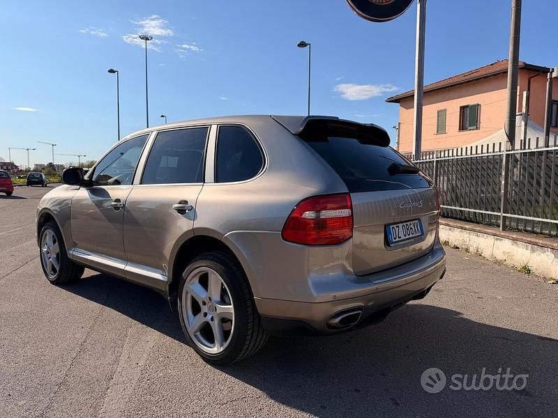 Usata Porsche Cayenne 385 CV (283 kW) 2009 Grigio SUV