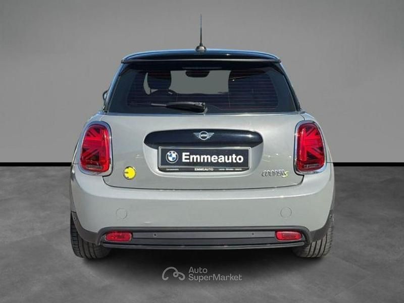 Usata Mini Cooper SE Classic 75 kW (102 CV) 2021 Grigio Utilitaria