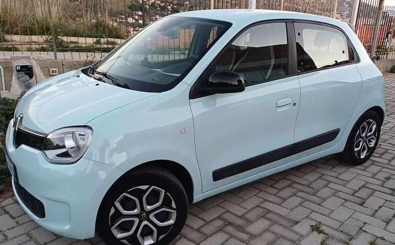 Usata Renault Twingo Equilibre 30 kW (42 CV) 2023 Blu/azzurro Utilitaria