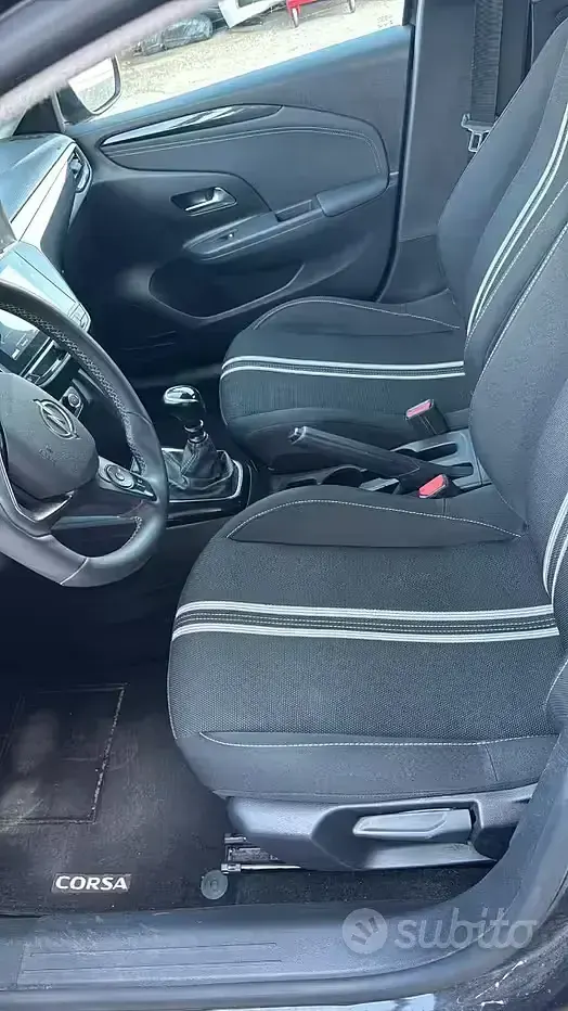 Usata Opel Corsa Design Edition 102 CV (75 kW) 2023 Nero Utilitaria